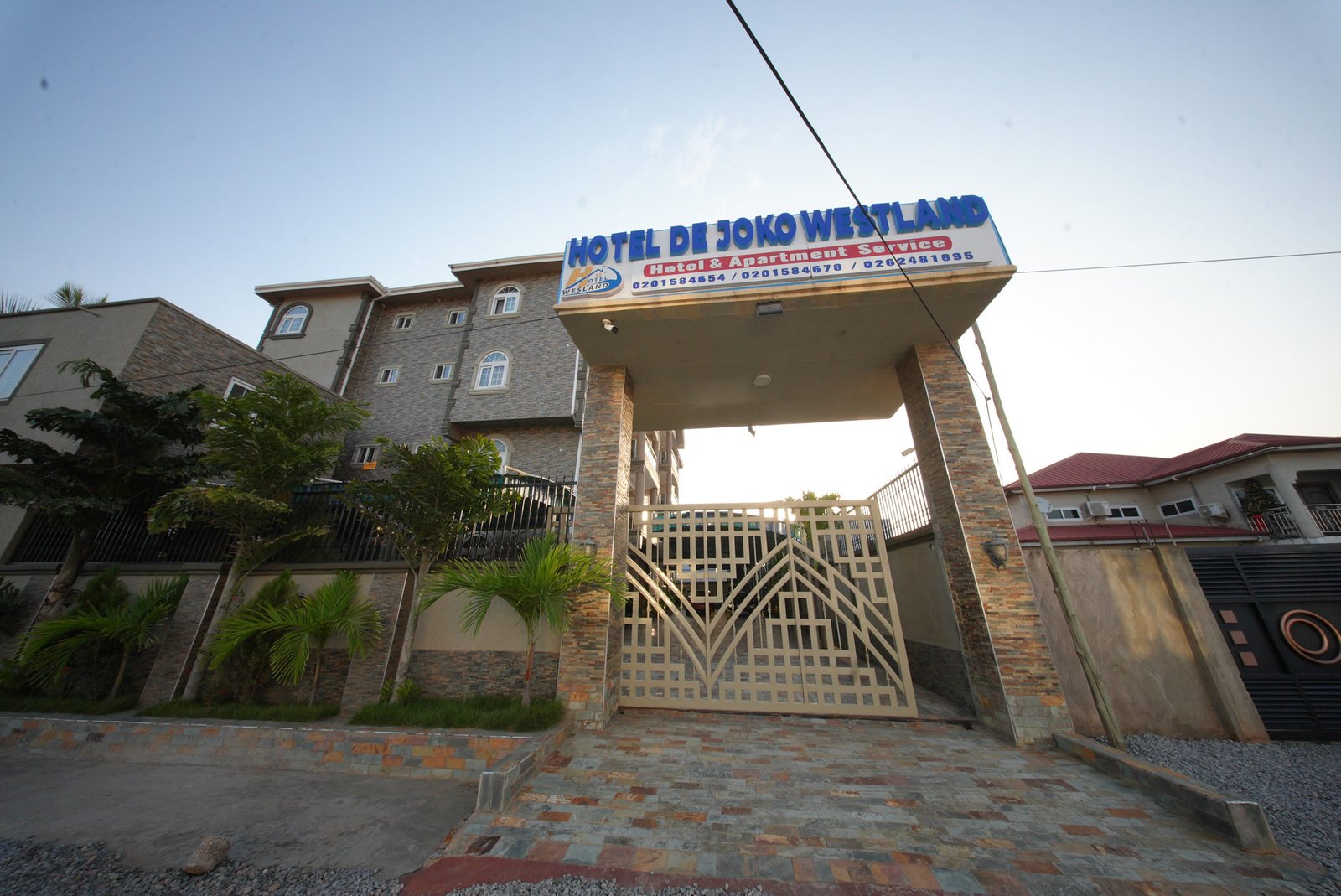 Front exterior 05