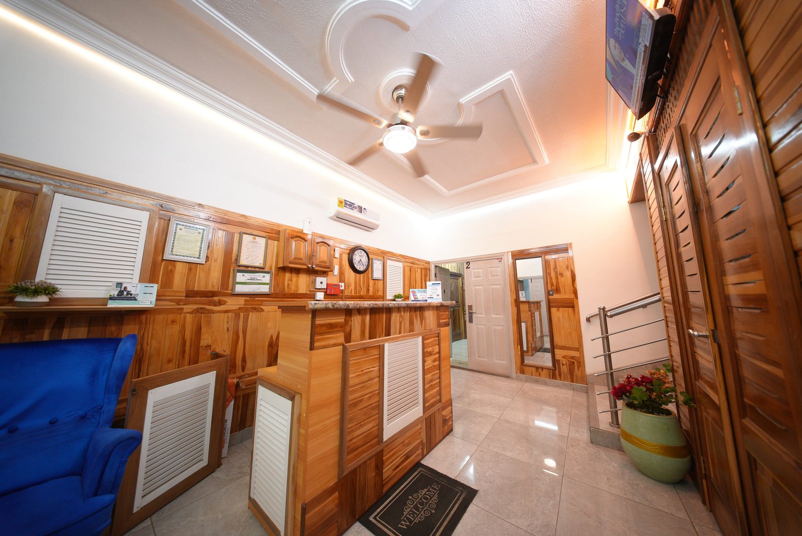 Hotel Lobby 05